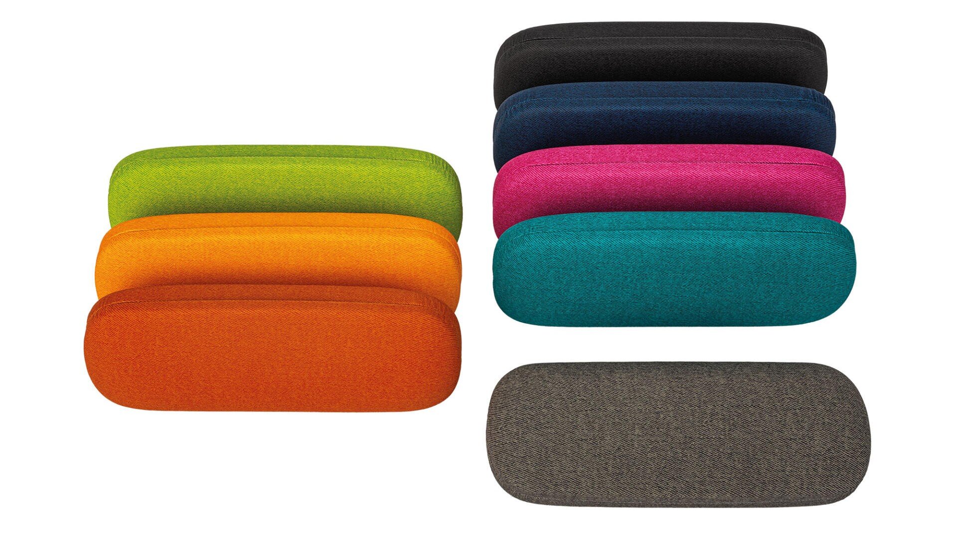 Eine Sammlung von acht rechteckigen Brillenetuis in verschiedenen Farben, darunter Schwarz, Blau, Marineblau, Grün, Limettengrün, Orange, Pink, Blaugrün und Dunkelgrau, in Reihen auf weißem Hintergrund angeordnet.